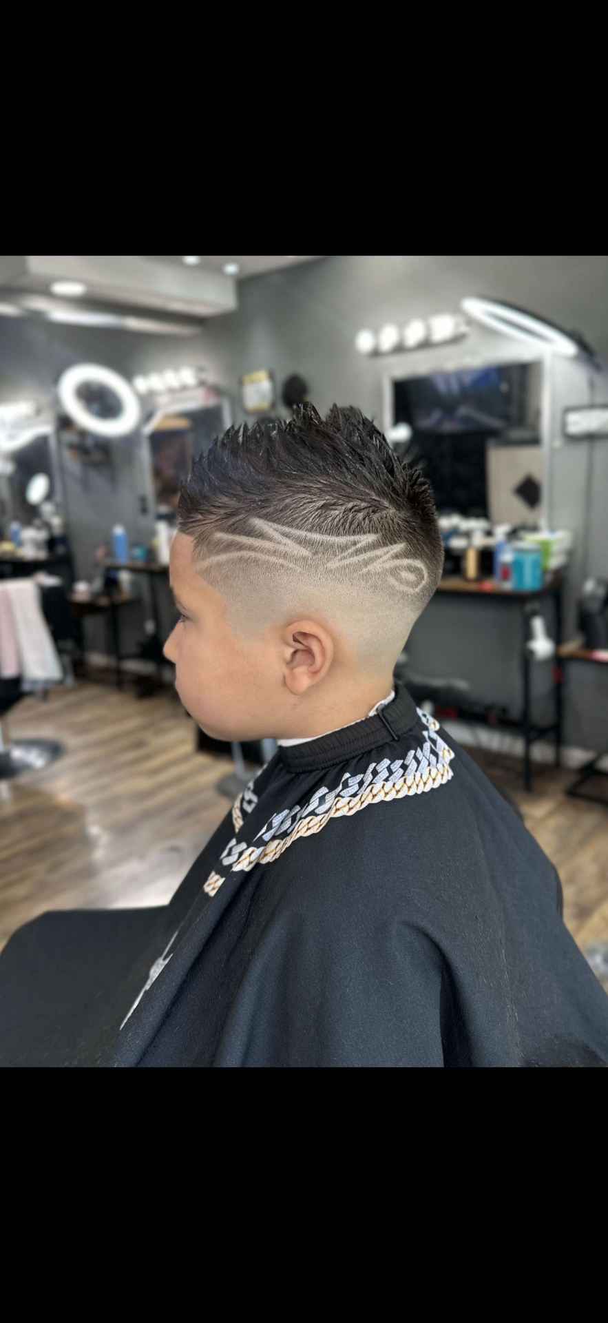 Spiky burst fade with freestyle side design
